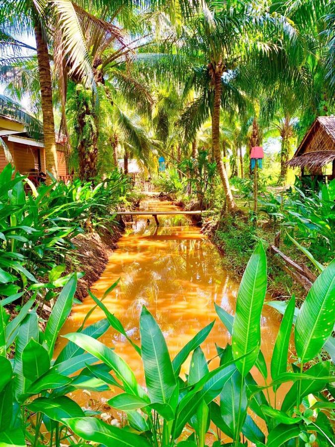 Apartmán Lantacoconutgardenbungalow Ko Lanta Exteriér fotografie